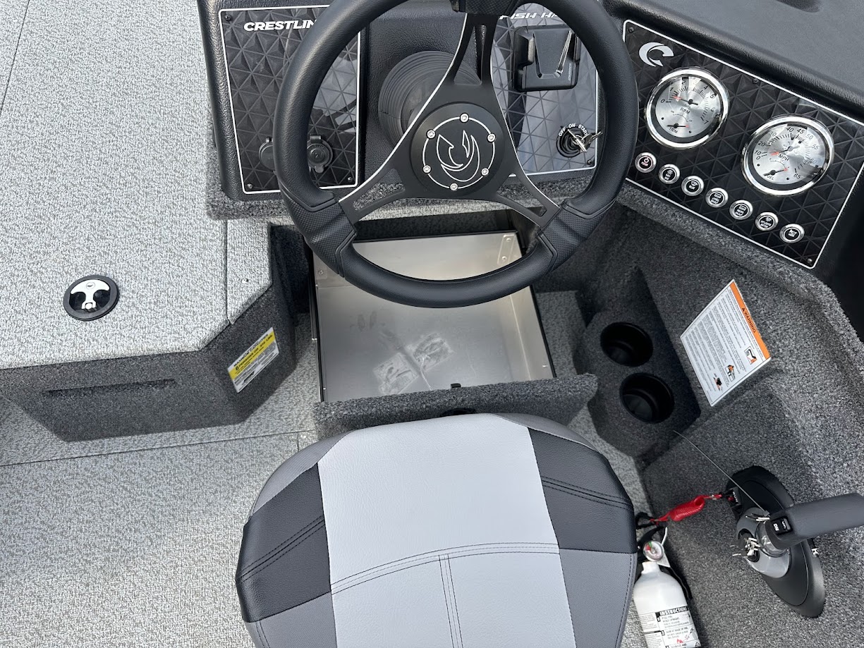 2025 Crestliner 1750 FISH HAWK Side console, Jump seat. 150hp Mercury! - Photo 10